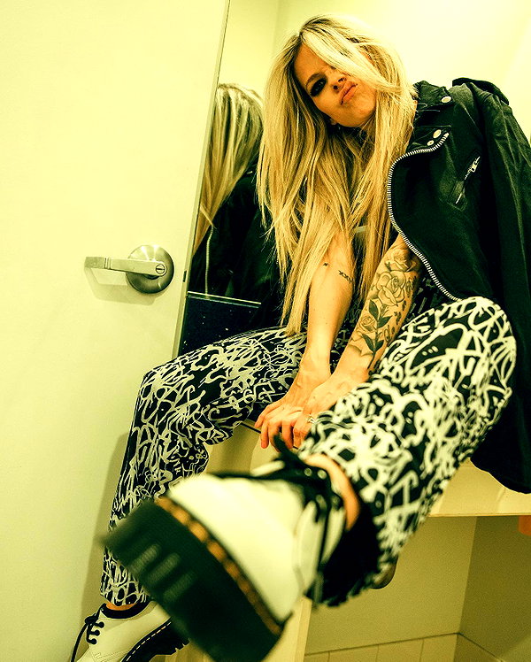 avrillavigne instagram image archive image