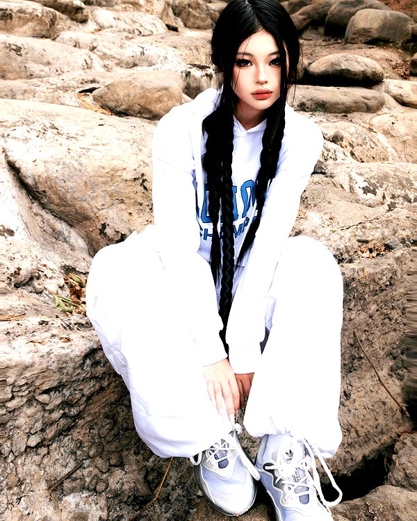 ll.lu1s instagram image archive image