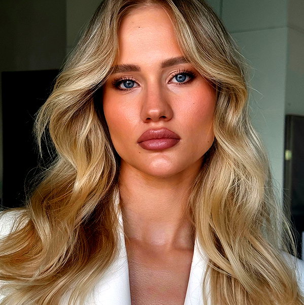 amelina.beauty instagram image archive image