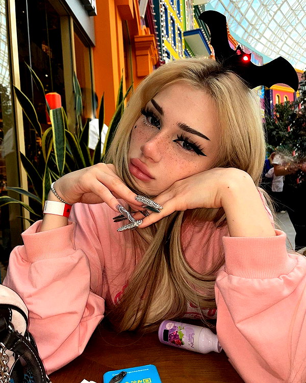 vik4au instagram image archive image