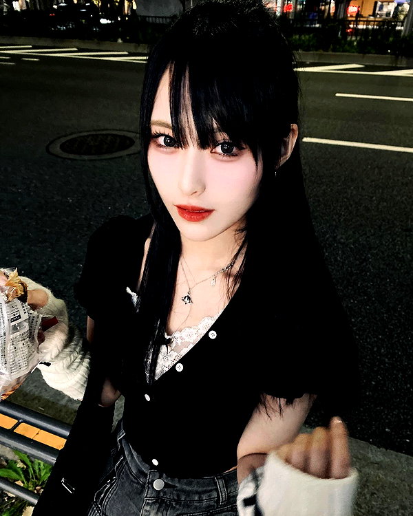 yamikumo_leisa instagram image archive image