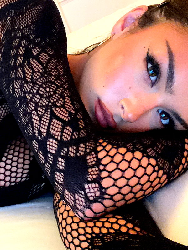 oliviaphillipps instagram image archive image