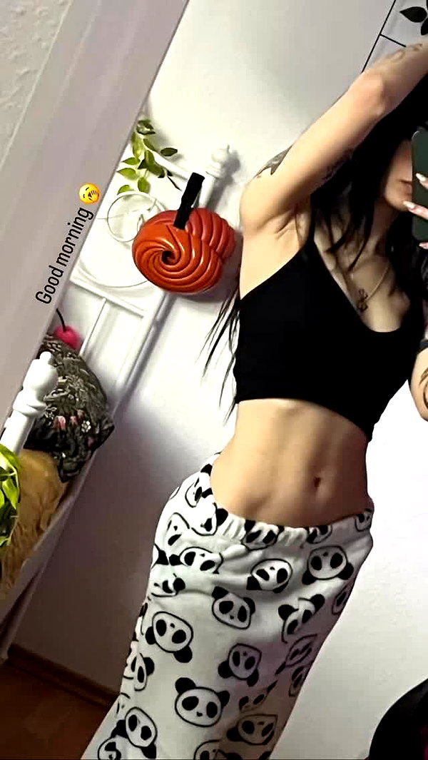 cata.leyah instagram image archive image