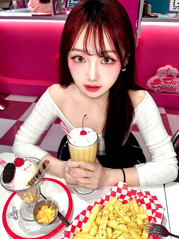 150_aiko instagram image archive image