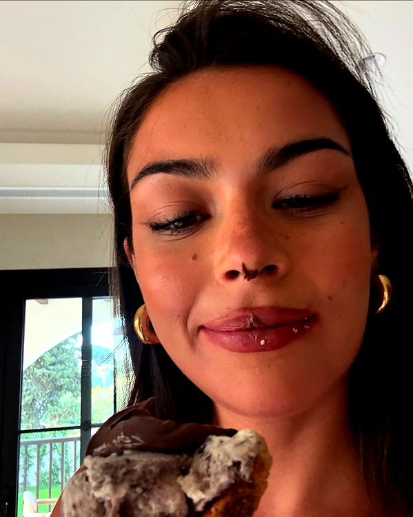 oliviaphillipps instagram image archive image