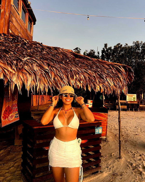 mishell.lindaflor instagram image archive image