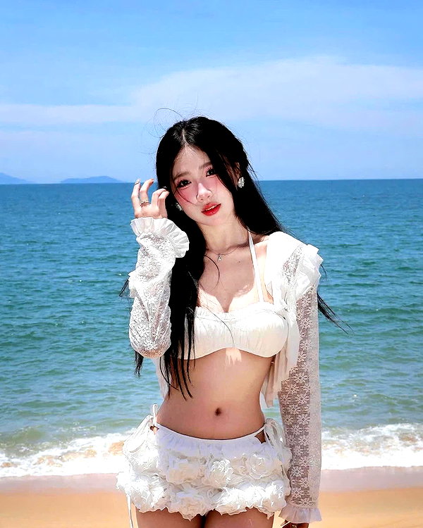 lyhythuedoxinh instagram image archive image