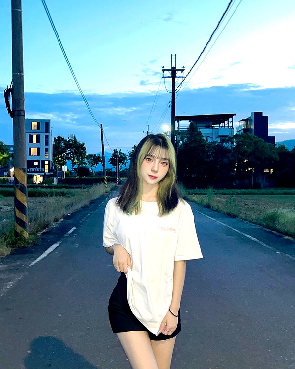 52._.0921 instagram image archive image