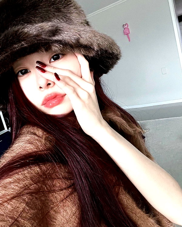 dear.zia instagram image archive image