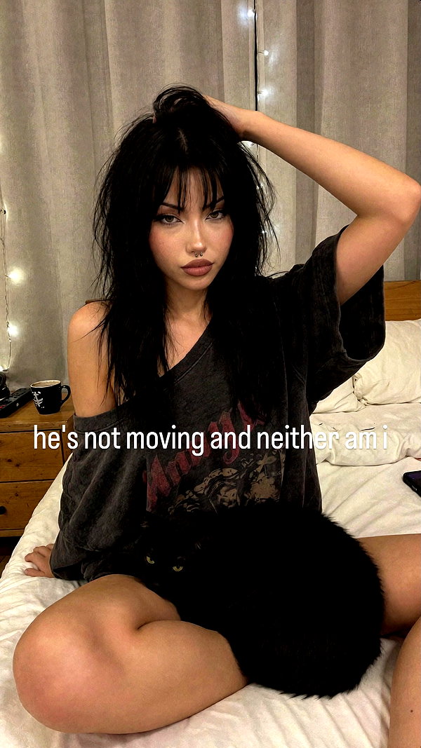 Archived image from @minavelez_ on Instagram