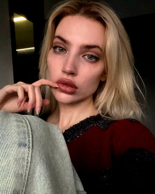 anya4everr instagram image archive image