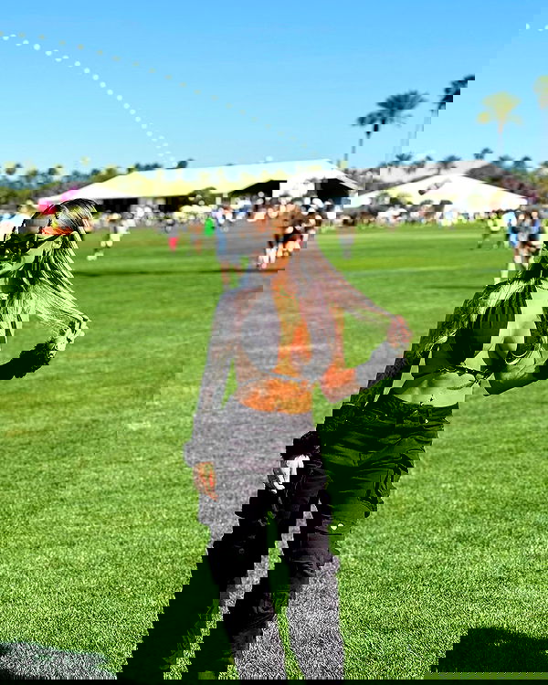 itshayleydavies itshayleydavies archive image