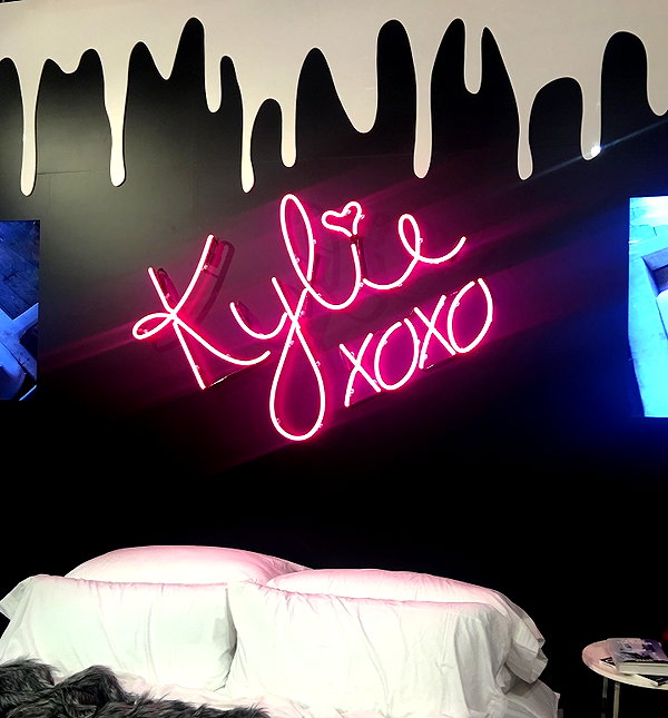 kyliecosmetics kyliecosmetics archive image