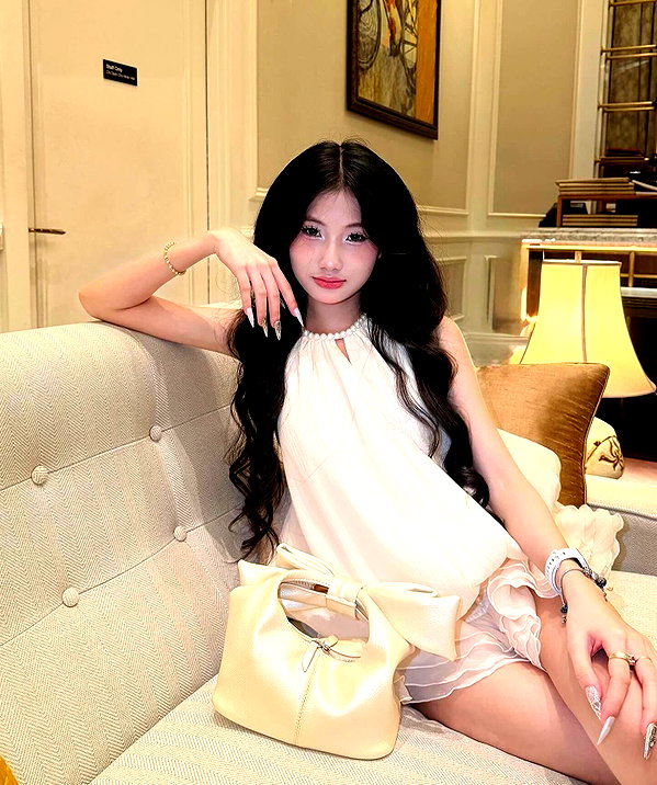 lyhythuedoxinh instagram image archive image