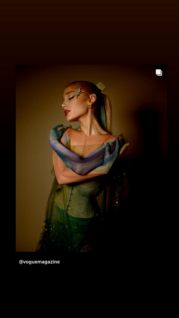 arianagrande instagram image archive image