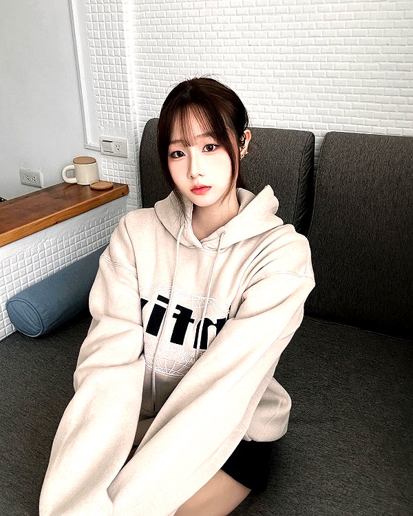 lai_931201 instagram image archive image