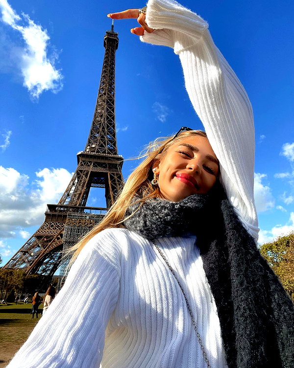 maya.keyy instagram image archive image