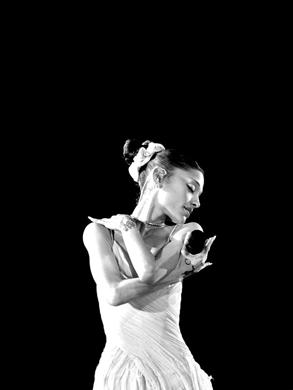 arianagrande instagram image archive image
