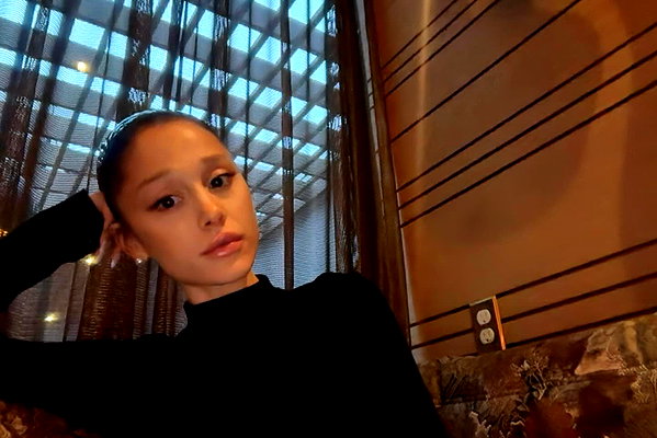 arianagrande instagram image archive image