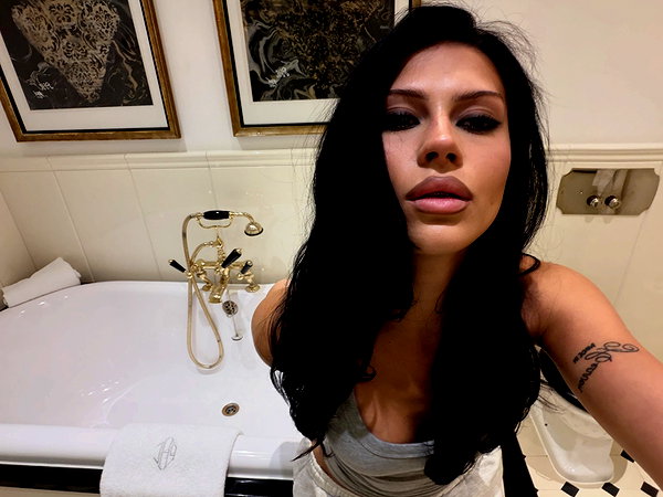 karolinaawasik instagram image archive image