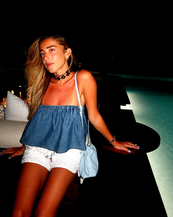 annezivi instagram image archive image