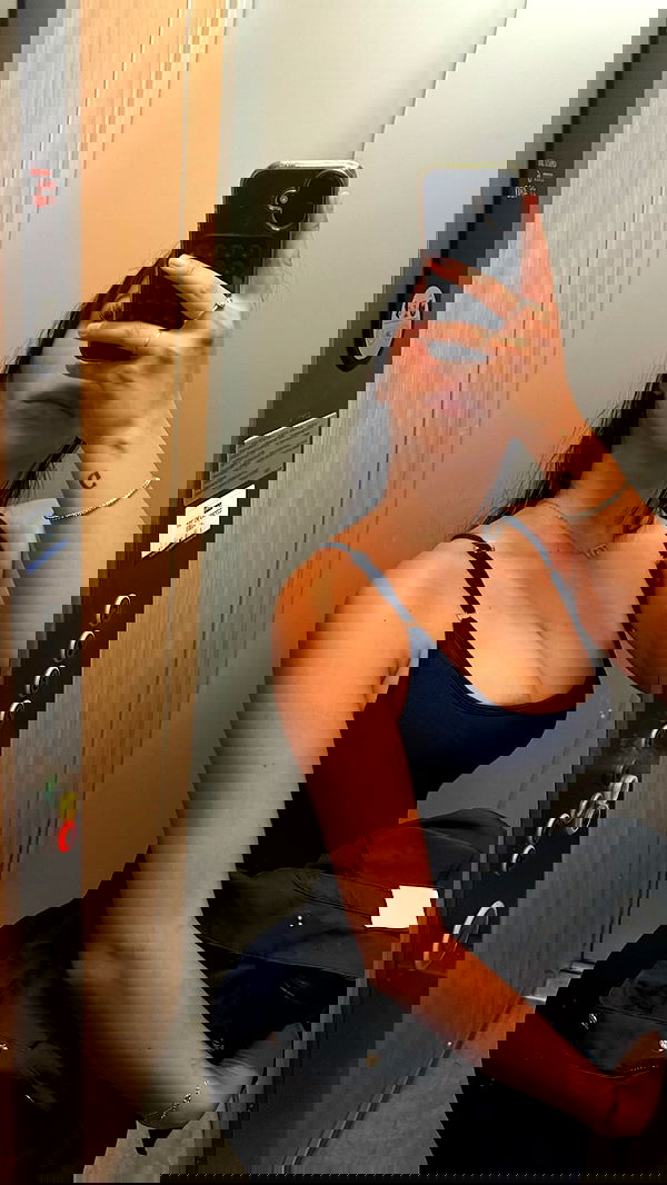 paula_valentina_gomez image ~ Altpins