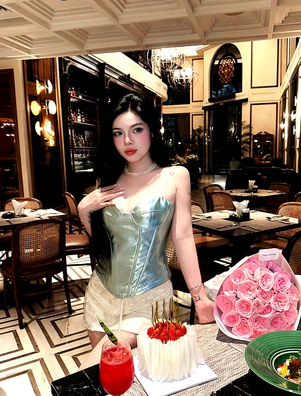 lyhythuedoxinh instagram image archive image