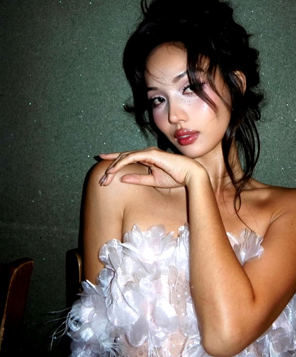 lyhythuedoxinh instagram image archive image