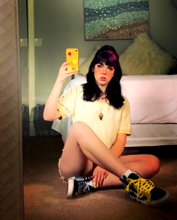 yeahimcaroline instagram image archive image