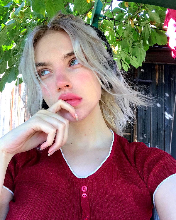 alien.hanna instagram image archive image