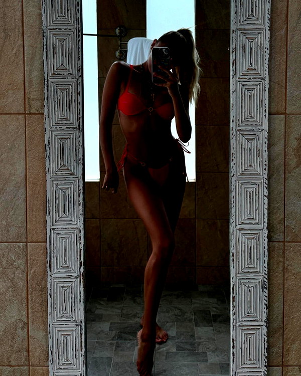 maya.keyy instagram image archive image