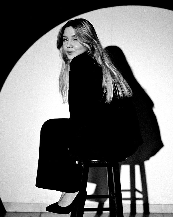 lila.garnik instagram image archive image