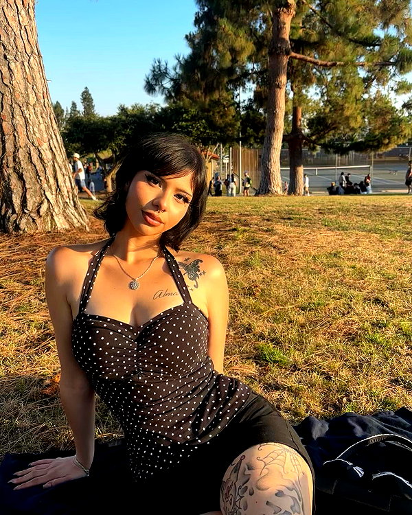 shay.la__ instagram image archive image