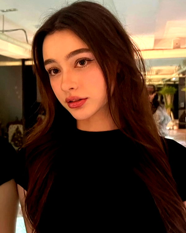 baddiesessence instagram image archive image