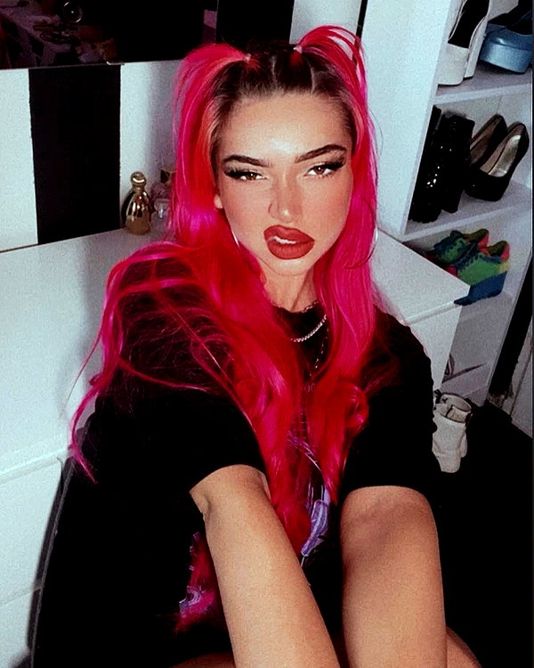 elinmaliaa instagram image archive image