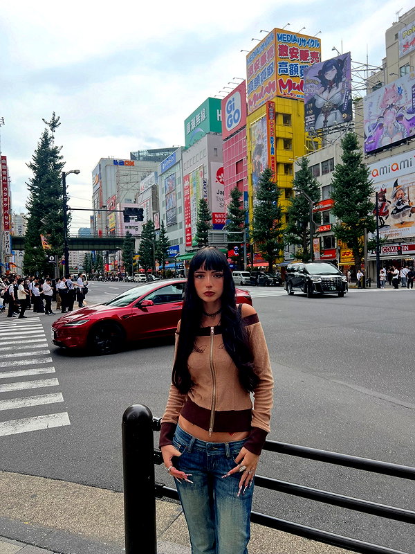 liya.barsky instagram image archive image