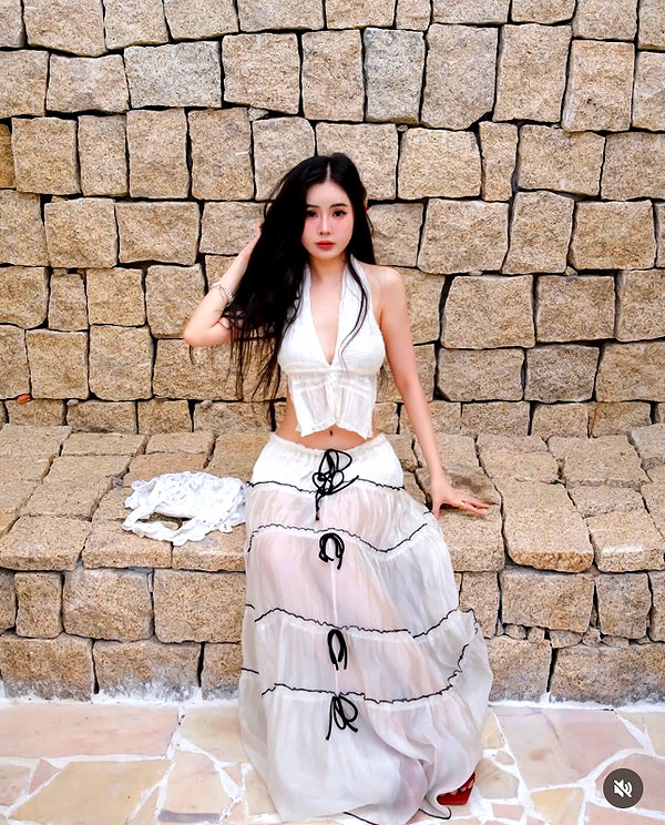 lyhythuedoxinh instagram image archive image
