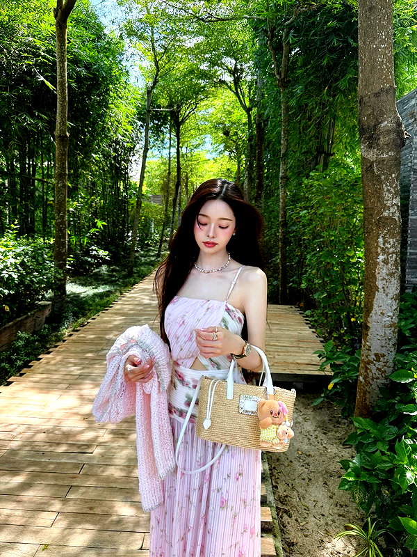 dear.zia instagram image archive image
