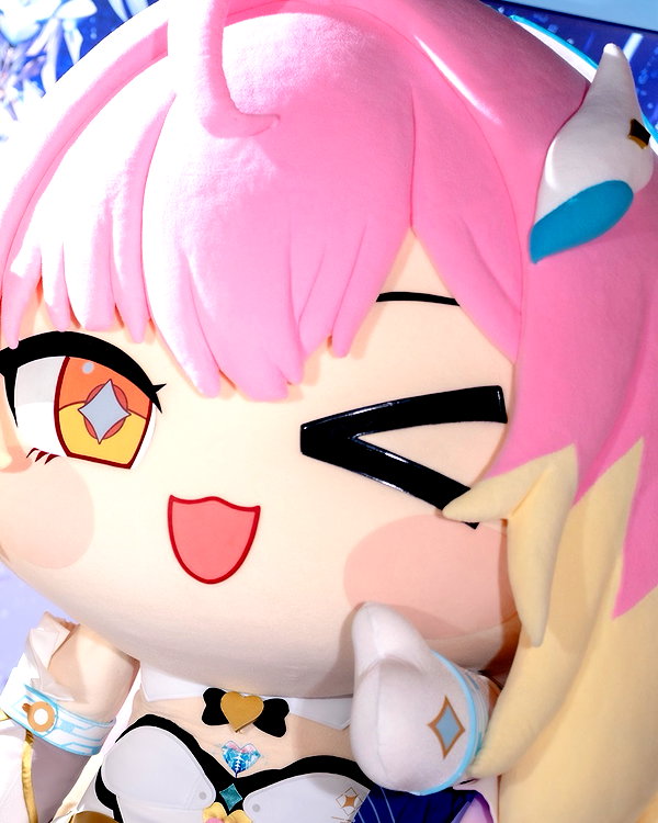 miee_cos instagram image archive image