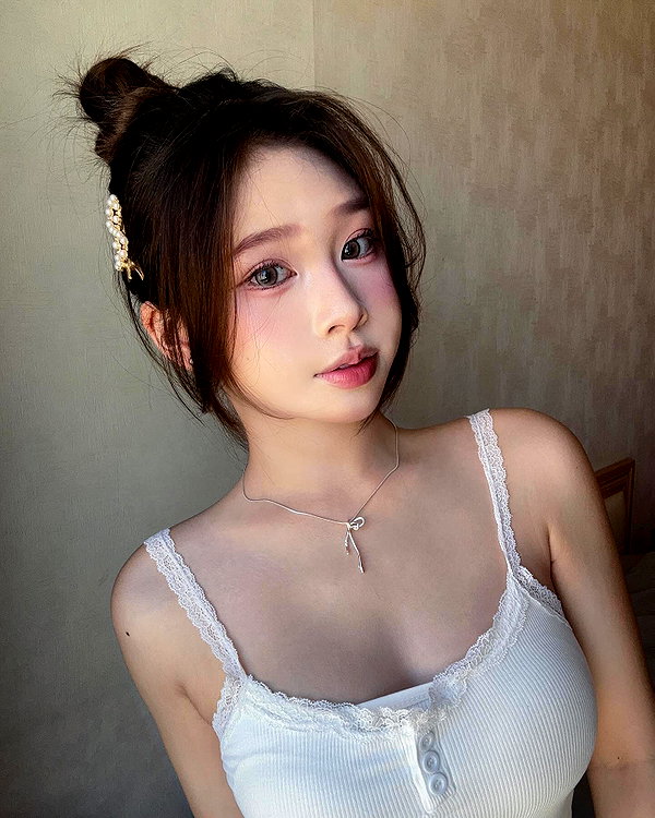 e.shao_417 instagram image archive image