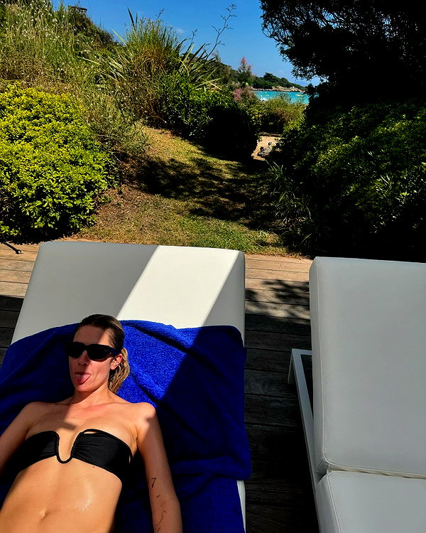 ashleybenson instagram image archive image