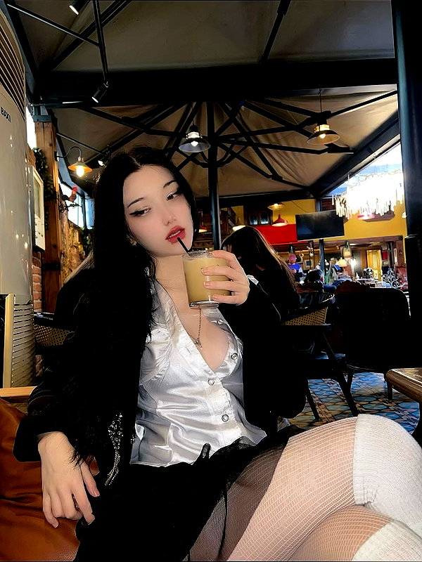 madamist_ instagram image archive image
