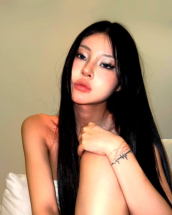 ll.lu1s instagram image archive image