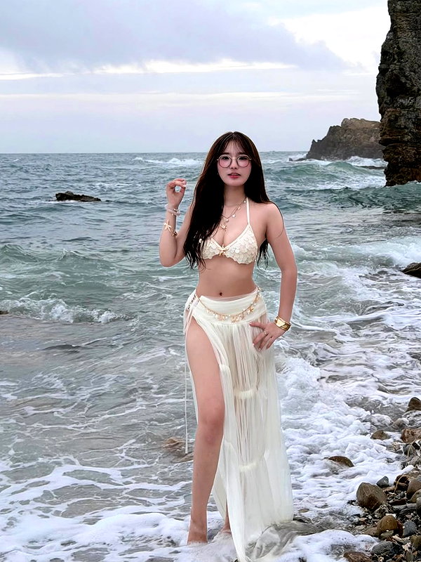 lyhythuedoxinh instagram image archive image