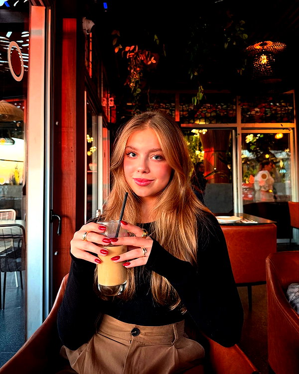 mishel_d_ instagram image archive image