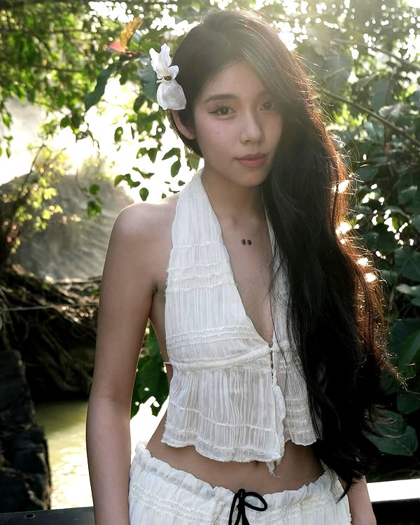 lyhythuedoxinh instagram image archive image