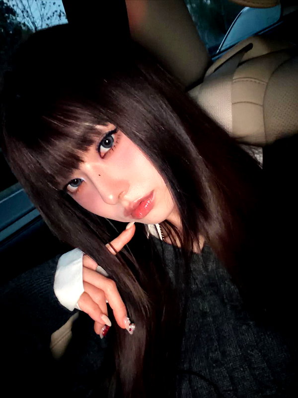 dear.zia instagram image archive image