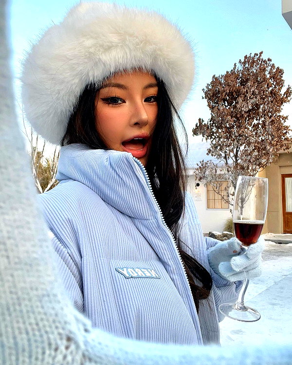 ll.lu1s instagram image archive image