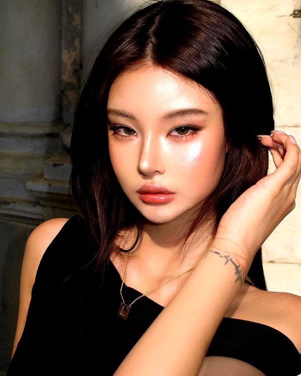 ll.lu1s instagram image archive image