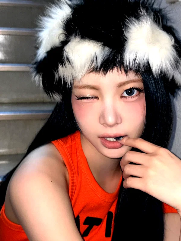 hhh.e_c.v instagram image archive image